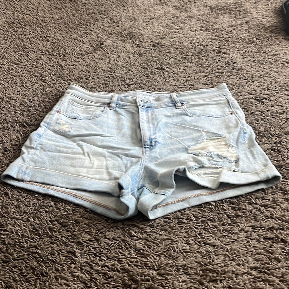 Women’s American Eagle light blue destroyed denim mom shorts.  Size 14 Stretch